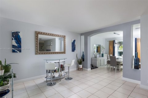 Casa en venta en Pembroke Pines, Florida, 4 dormitorios, 239.5 m2 № 1281570 - foto 16