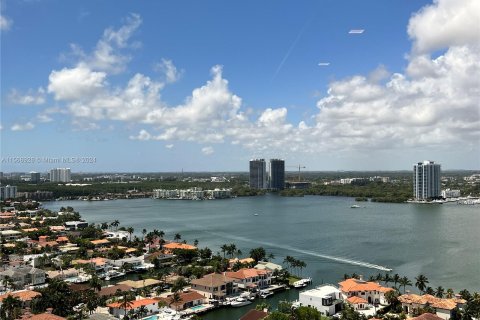 Condominio en venta en Aventura, Florida, 2 dormitorios, 185.8 m2 № 1281572 - foto 2