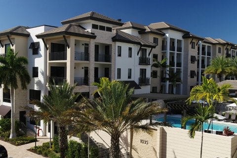 Apartment in QUATTRO AT NAPLES SQUARE in Naples, Florida 3 bedrooms, 326 sq.m. № 73119 - photo 13