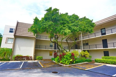 Condo in Tamarac, Florida, 1 bedroom  № 1229283 - photo 30