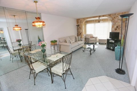 Condo in Tamarac, Florida, 1 bedroom  № 1229283 - photo 25