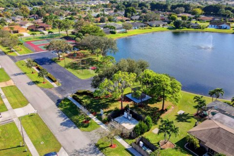 Villa ou maison à vendre à Lake Worth, Floride: 4 chambres, 210.05 m2 № 1229281 - photo 18