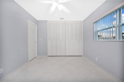 Villa ou maison à vendre à West Palm Beach, Floride: 2 chambres, 75.72 m2 № 1229266 - photo 12