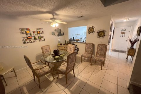 Adosado en venta en Pembroke Pines, Florida, 3 dormitorios, 136.75 m2 № 1095155 - foto 5