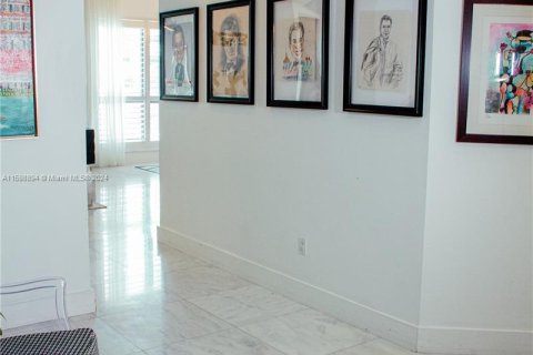 Condominio en venta en Miami, Florida, 2 dormitorios, 198.44 m2 № 1208301 - foto 30