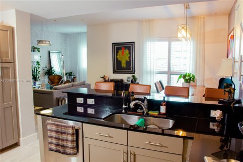 Condo in Miami, Florida, 2 bedrooms  № 1208301 - photo 26