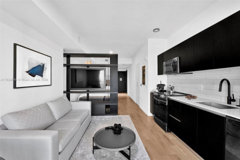 Condominio en venta en Miami, Florida, 40.78 m2 № 1271690 - foto 16