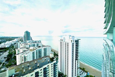 Condominio en alquiler en Hollywood, Florida, 2 dormitorios, 104.89 m2 № 19399 - foto 20