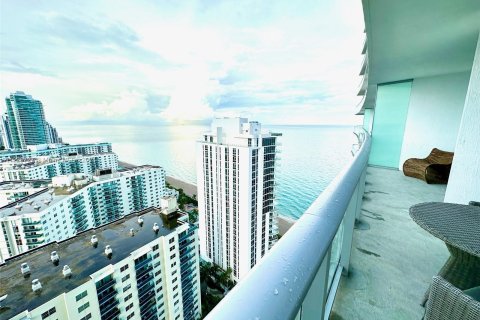 Condominio en alquiler en Hollywood, Florida, 2 dormitorios, 104.89 m2 № 19399 - foto 23