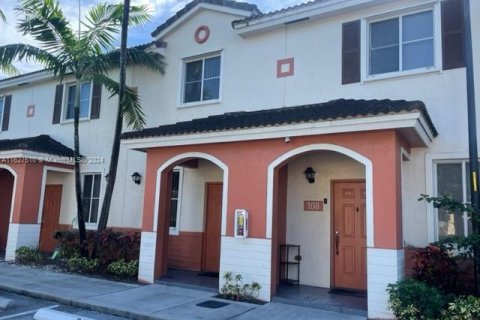 Adosado en venta en Miami Gardens, Florida, 2 dormitorios, 105.91 m2 № 1293152 - foto 3