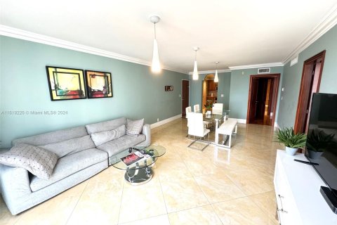 Condo in Hollywood, Florida, 2 bedrooms  № 1242223 - photo 8