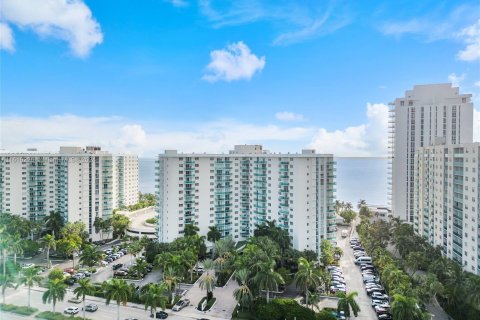 Condominio en venta en Hollywood, Florida, 2 dormitorios, 108.97 m2 № 1242223 - foto 29