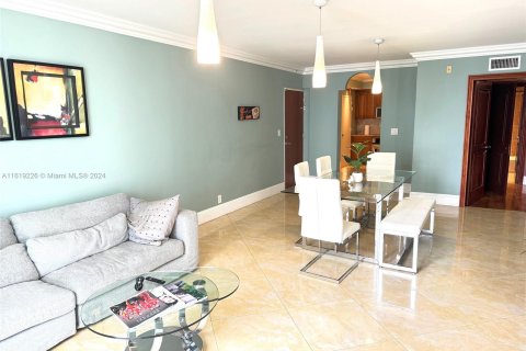 Condo in Hollywood, Florida, 2 bedrooms  № 1242223 - photo 12