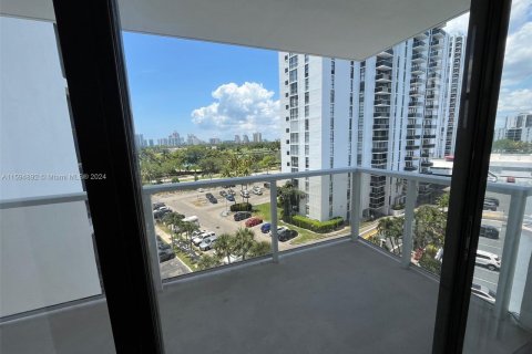 Copropriété à vendre à Aventura, Floride: 2 chambres, 107.12 m2 № 1187573 - photo 3