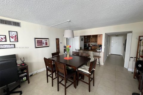 Copropriété à vendre à Aventura, Floride: 2 chambres, 107.12 m2 № 1187573 - photo 5