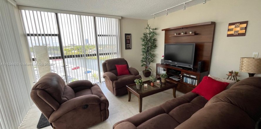 Condo in Aventura, Florida, 2 bedrooms  № 1187573