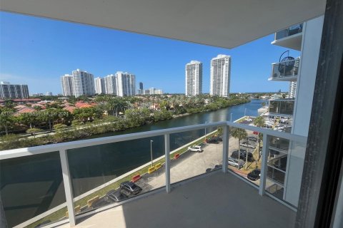 Copropriété à vendre à Aventura, Floride: 2 chambres, 107.12 m2 № 1187573 - photo 9