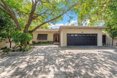 House in Miami, Florida 3 bedrooms, 267.47 sq.m. № 1184510 - photo 1