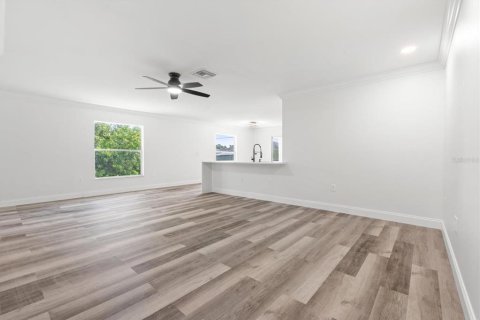 Villa ou maison à louer à Punta Gorda, Floride: 3 chambres, 147.06 m2 № 1366784 - photo 5