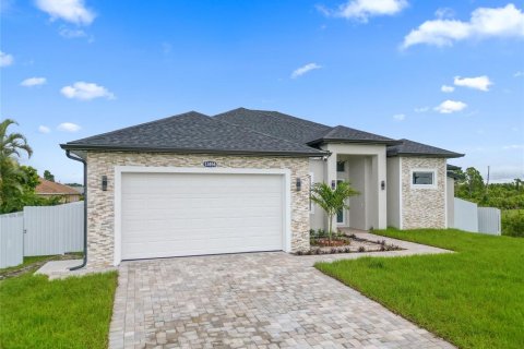 House in Port Charlotte, Florida 4 bedrooms, 161.19 sq.m. № 1366781 - photo 3