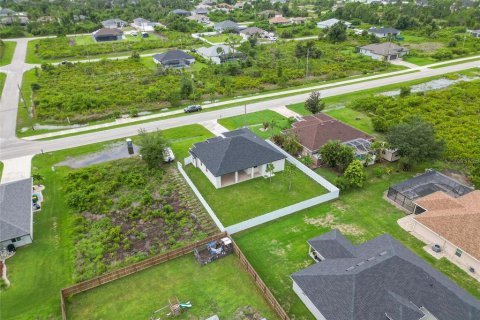 House in Port Charlotte, Florida 4 bedrooms, 161.19 sq.m. № 1366781 - photo 7