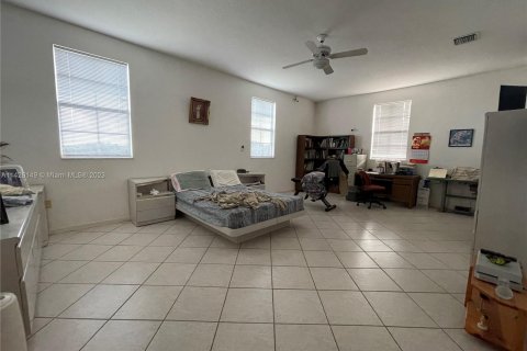 Immobilier commercial à vendre à Homestead, Floride № 641321 - photo 12