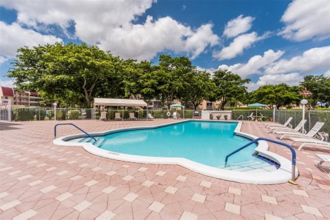 Copropriété à vendre à Margate, Floride: 2 chambres, 86.4 m2 № 1370577 - photo 3