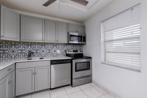 Condo in Margate, Florida, 2 bedrooms  № 1370577 - photo 4