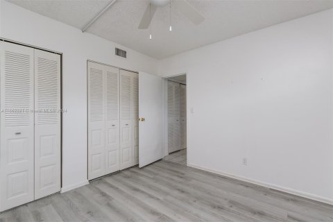 Condo in Margate, Florida, 2 bedrooms  № 1370577 - photo 14