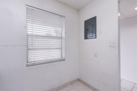 Condo in Margate, Florida, 2 bedrooms  № 1370577 - photo 6