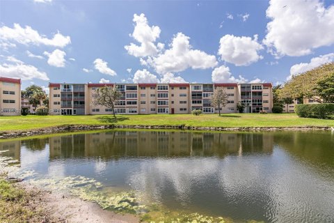 Condo in Margate, Florida, 2 bedrooms  № 1370577 - photo 21