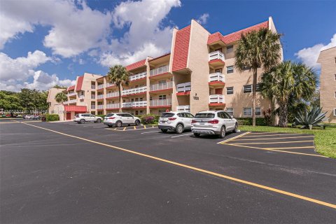 Condo in Margate, Florida, 2 bedrooms  № 1370577 - photo 1