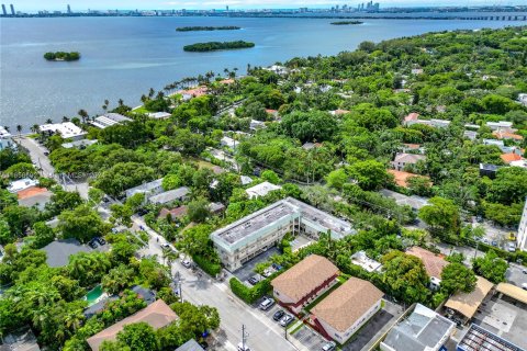 Condo in Miami, Florida, 1 bedroom  № 1370674 - photo 27