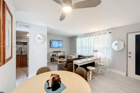 Condominio en venta en Miami, Florida, 1 dormitorio, 48.22 m2 № 1370674 - foto 3