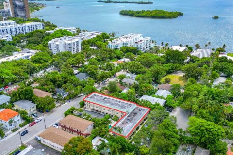 Condo in Miami, Florida, 1 bedroom  № 1370674 - photo 26