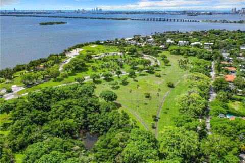 Condo in Miami, Florida, 1 bedroom  № 1370674 - photo 28