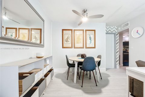 Copropriété à vendre à Miami, Floride: 1 chambre, 48.22 m2 № 1370674 - photo 2