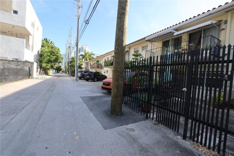 Condo in Miami Beach, Florida, 1 bedroom  № 1370576 - photo 14