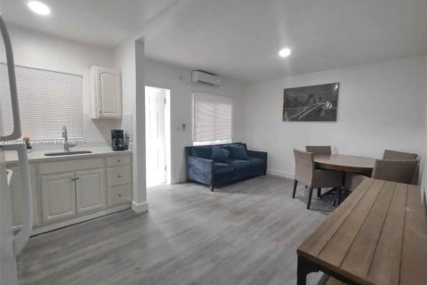 Immobilier commercial à vendre à Miami, Floride: 167.22 m2 № 1370630 - photo 4