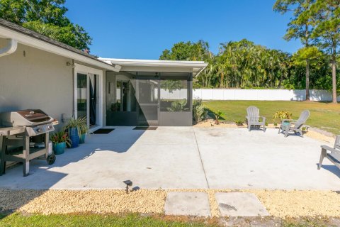 House in Jupiter, Florida 3 bedrooms, 136.57 sq.m. № 1093917 - photo 11