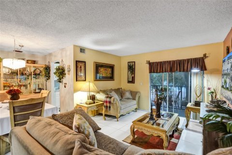 Condo in Plantation, Florida, 2 bedrooms  № 1375438 - photo 29