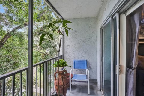 Condo in Plantation, Florida, 2 bedrooms  № 1375438 - photo 25