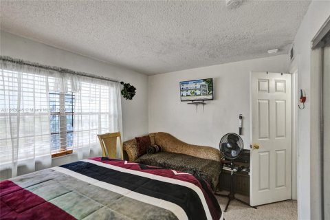 Condo in Plantation, Florida, 2 bedrooms  № 1375438 - photo 16