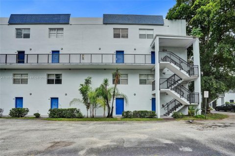 Copropriété à vendre à Plantation, Floride: 2 chambres, 94.76 m2 № 1375438 - photo 2