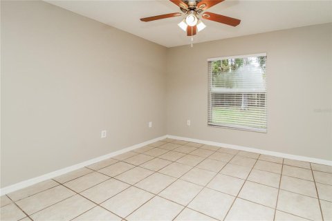 House in Deltona, Florida 3 bedrooms, 109.62 sq.m. № 1368455 - photo 8