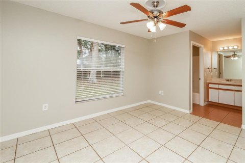 House in Deltona, Florida 3 bedrooms, 109.62 sq.m. № 1368455 - photo 9