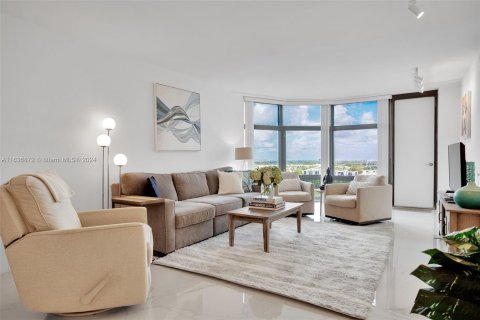 Condo in Aventura, Florida, 2 bedrooms  № 1310599 - photo 1