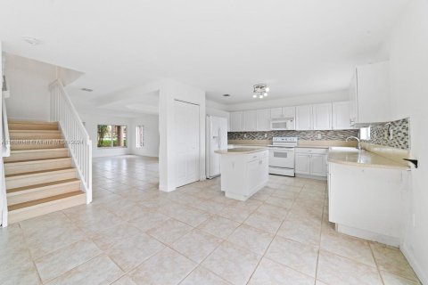 Casa en venta en Miami, Florida, 4 dormitorios, 233.65 m2 № 1291340 - foto 4