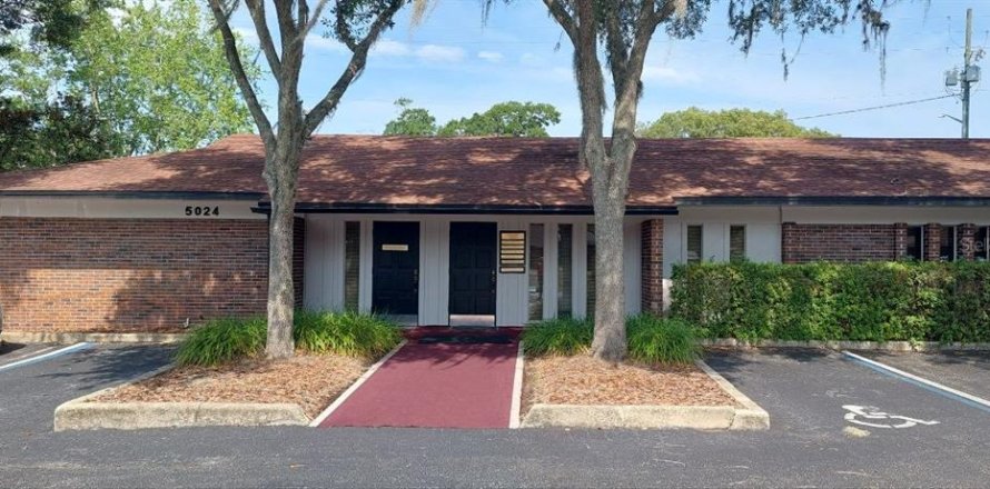 Immobilier commercial à Gainesville, Floride 292.08 m2 № 570022
