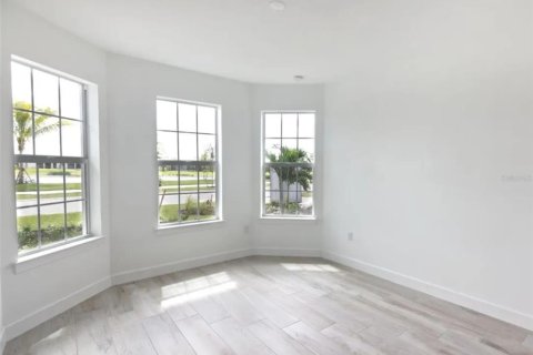 Villa ou maison à louer à Englewood, Floride: 2 chambres, 177.07 m2 № 1363824 - photo 4